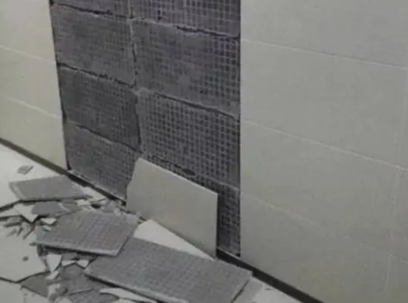 龙湖瓷砖空鼓维修公司分享下龙湖墙砖松动维修的知识